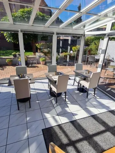 Airport Hotel Karsten - Image 1