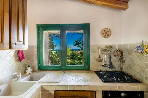 Tipica Casa Sarda con Piscina Privata e Vista Mare - Image 1