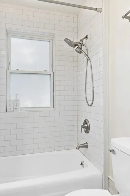 Cheerful 3 Bedroom Home Walk To Uvastadium - Image 1