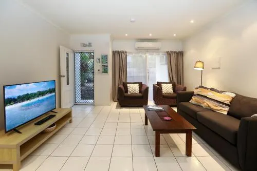 Cosy 1 Bed UNIT Close to the Beach and Town - Image 1
