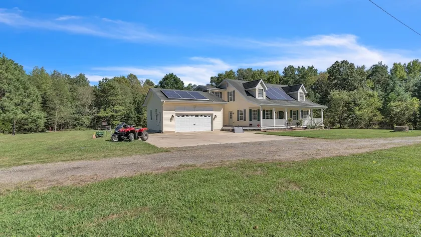 Leo Farm Villa - Beautiful Country Retreat 5 Bedroom Villa by RedAwning - Image 1