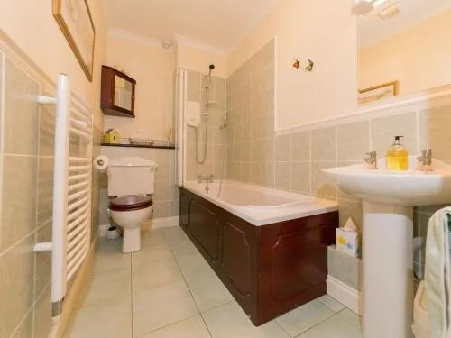 2 Seabreeze Cottages - Image 1