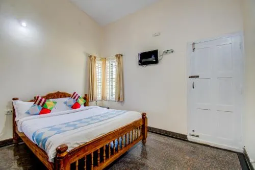 Luxury Studio Home in Virajpet - Image 1