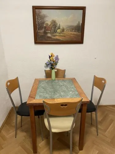 Ferienwohnung St. Pölten Rathausplatz - Image 1