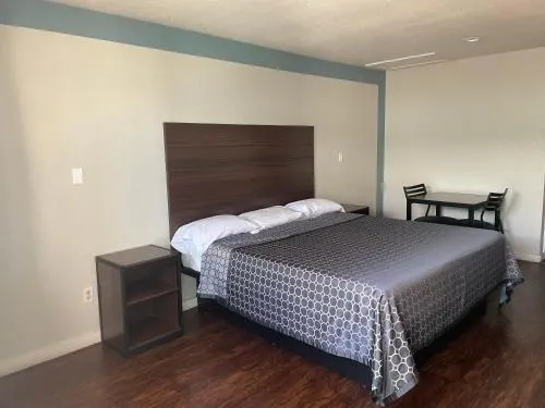 Garden Inn San Antonio - Image 1