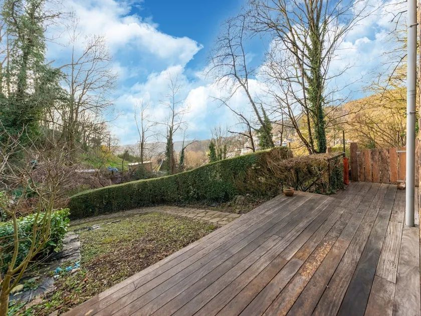 Magnificent Holiday Home With hot Tubs - Image 1