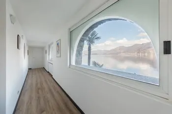 Villa Elena - Image 1