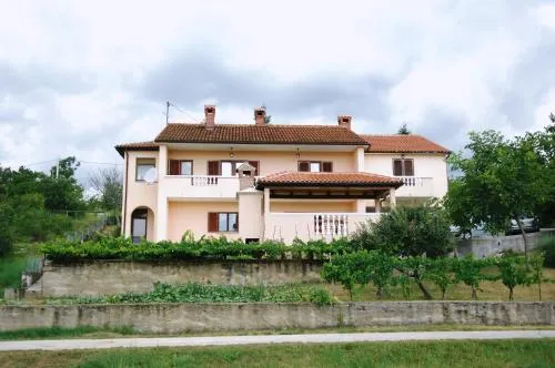 Zule Apartment - Image 1