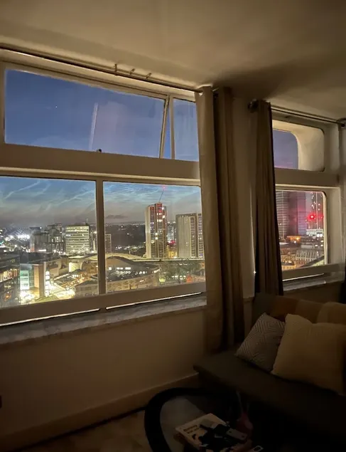 City centre & Parking 2 Bed AP - Image 1