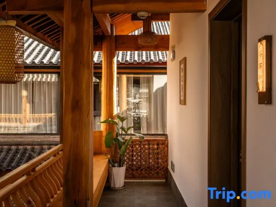 Snow·Wanfeng Valley | Golden Peak View·Snow Mountain View Villa (Baisha Ancient Town Branch - Image 1