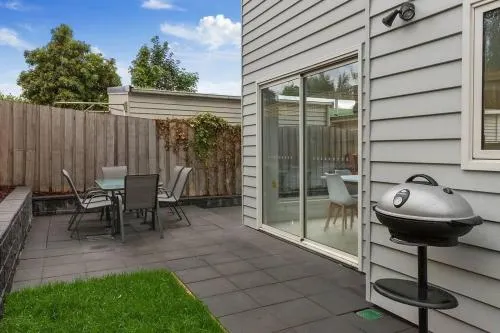 Brand new Family Friendly 3 bed Villa - Walk Shops - Image 1