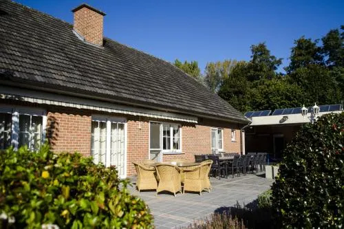 Luxurious Villa 't Kasteelhof - Image 1