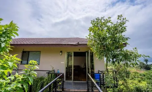 RedhomeX Lake view-villa 5BHK PRIME All Meals Included - Image 1