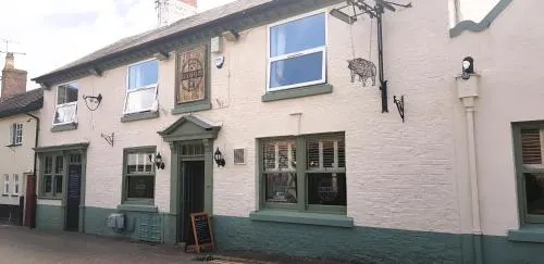 Reubens Bar & BBQ - Image 1