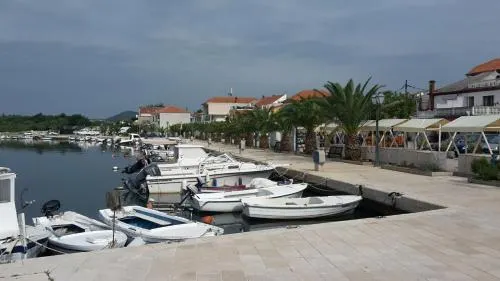 Luxury Apartment by the Sea with Private Whirlpool And Terrace 50m2 - Image 1