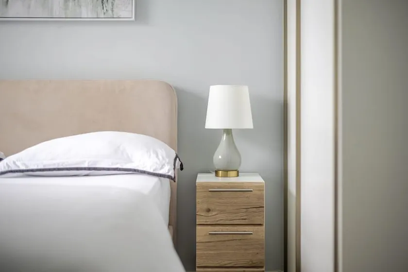 LUXURIOUS ONE BEDROOM APARTMENT IN BOND STREET - Image 1