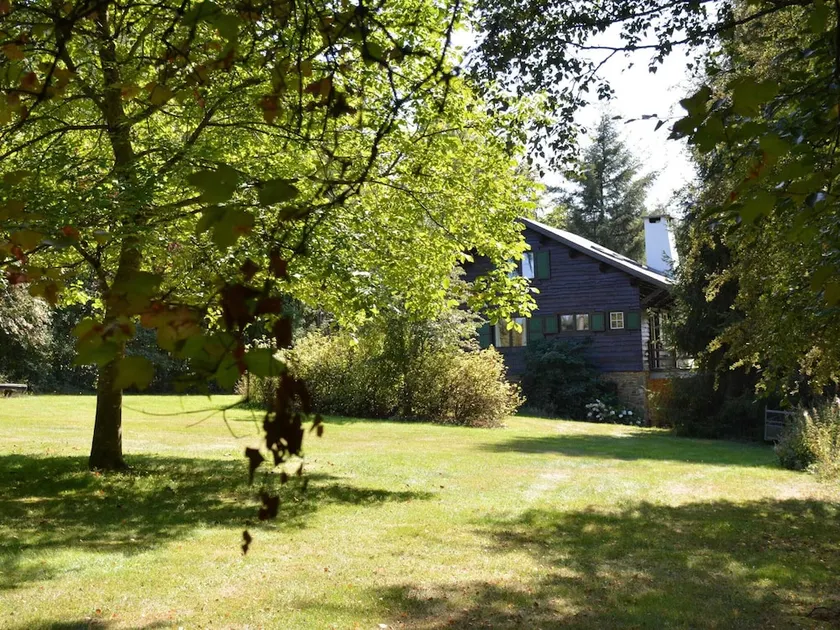 Luxury Pet Friendly Chalet in Bièvre near Forest - Image 1
