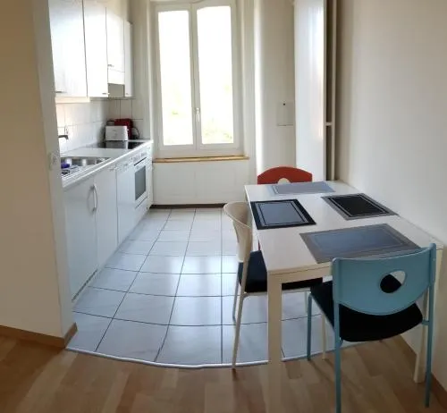 HSH Weber - 2 Bedroom Suite Apartment with Office, Salon and Kitchen in Bern by HSH Hotel Serviced H - Image 1