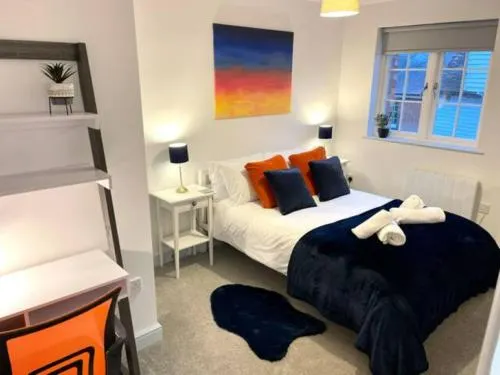 New Stylish Cosy and Bright Apartment - Fantastic Location - Image 1
