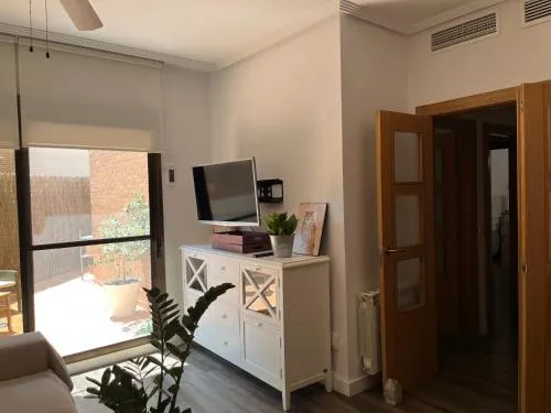 Bonito bajo con gran terraza - Image 1