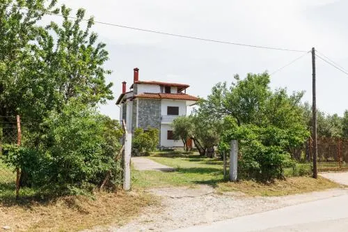 Large Home near Potamos Beach - Image 1