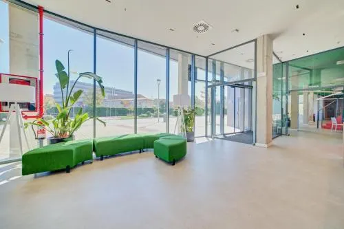 Estudios y Habitaciones Modernas en PAMPLONA, SK - Image 1