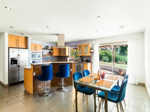 Luxury Executive Home - Image 1