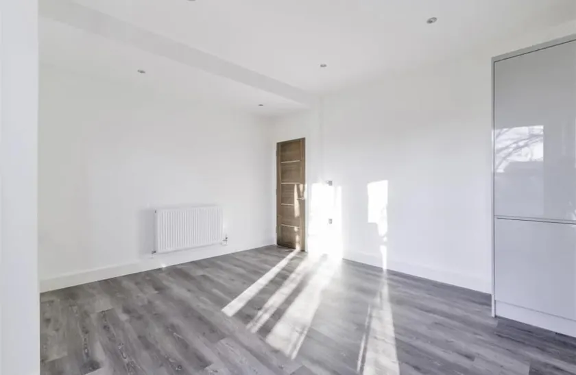 Luxury Self-contained 2-bedroom Duplex Apartment - Image 1