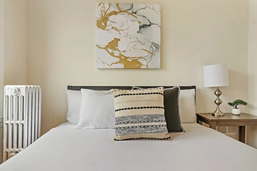 Chic 2BR Near Irving Park - Cullom D3 - Image 1