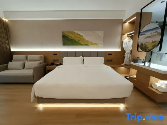 ETINE HOTEL - Image 1
