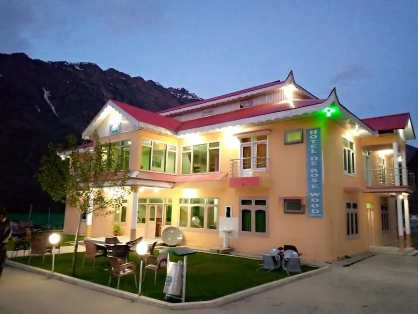 Hotel De Rose Wood Batakundi - Image 1