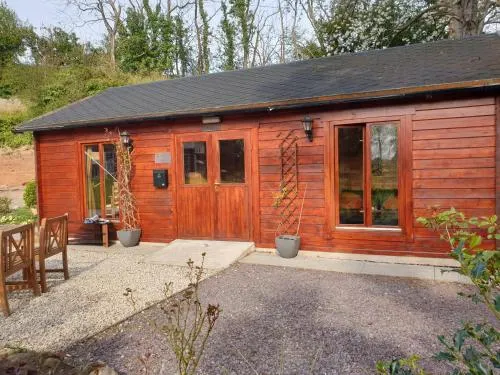Impeccable 1-Bed House In Retford Close To A1 - Image 1