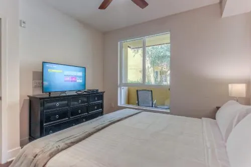 Runway N-b202 1 Bedroom 1 Bathroom Home - Image 1