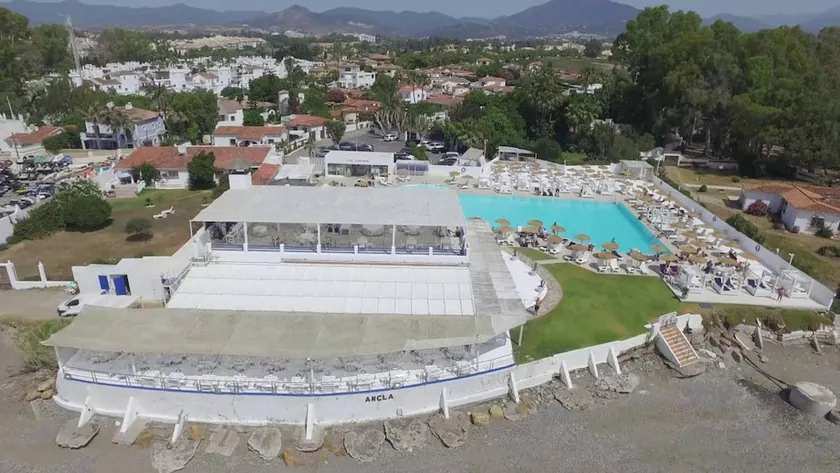 Amazing Beachfront Villa, heated pool, Marbella - Image 1
