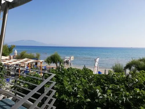 Lagounaris Beach Hotel - Image 1