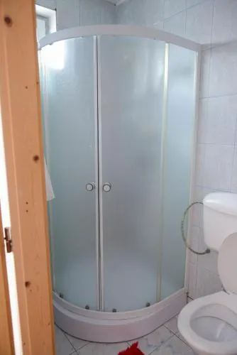 Hostel Roata Cu Noroc - Image 1