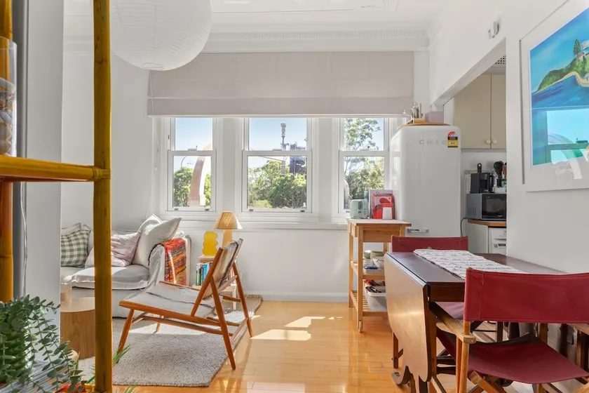 Charming 1-bed Apartment in Neutral Bay - Image 1