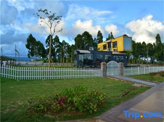 Shuai Ma Apartment - Image 1