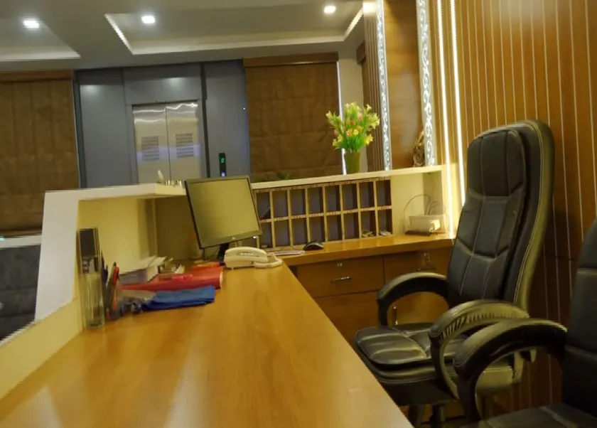 Hotel Royal Blue Jalisana - Image 1