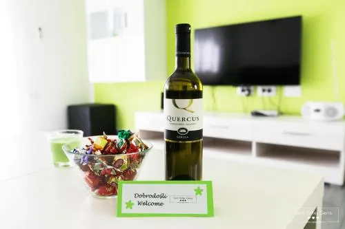 Emerald Soca Apartment - Image 1