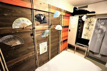 Economy Backpackers Hotel New Koyo - Image 1
