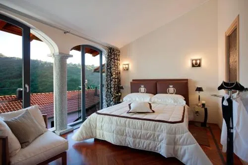 Quisigusta Miraval Suites B&B - Image 1