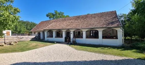 Letűnt Idők Vendégház - Image 1