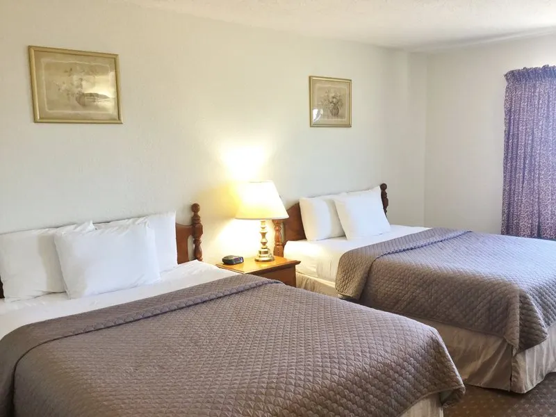 Americas Best Value Inn & Suites - Image 1