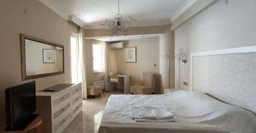 Golden City Residence - Image 1