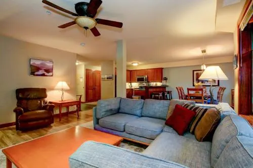 Eagle Springs East 207: Resting Moose Suite - Image 1