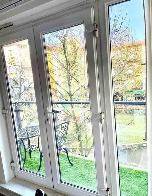 Peaceful Impeccable 2 bed Apartment in Hatfield - Image 1