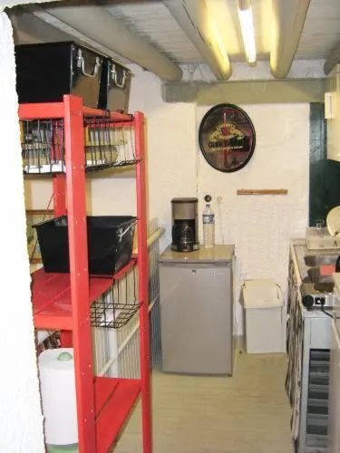 Adonis Guesthouse - Image 1