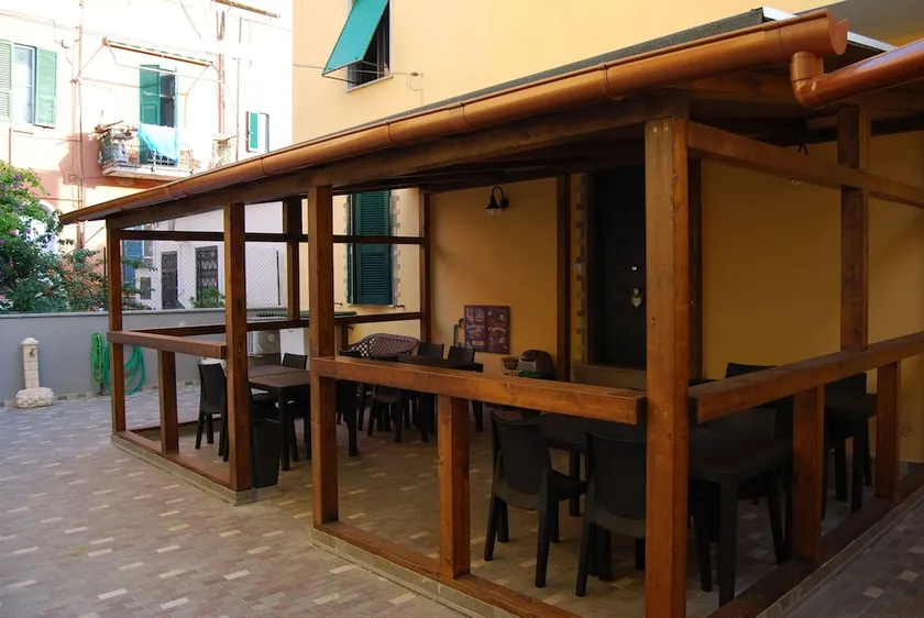 Nei Pressi Del Porto - Image 1