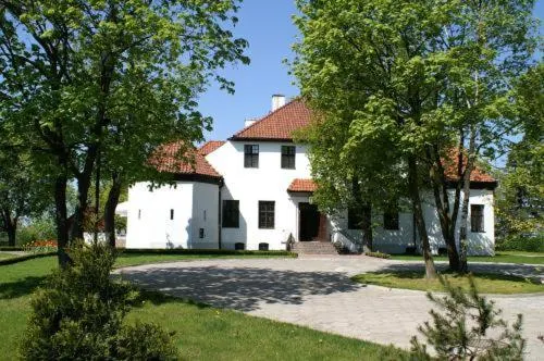 Biały Dwór - Image 1